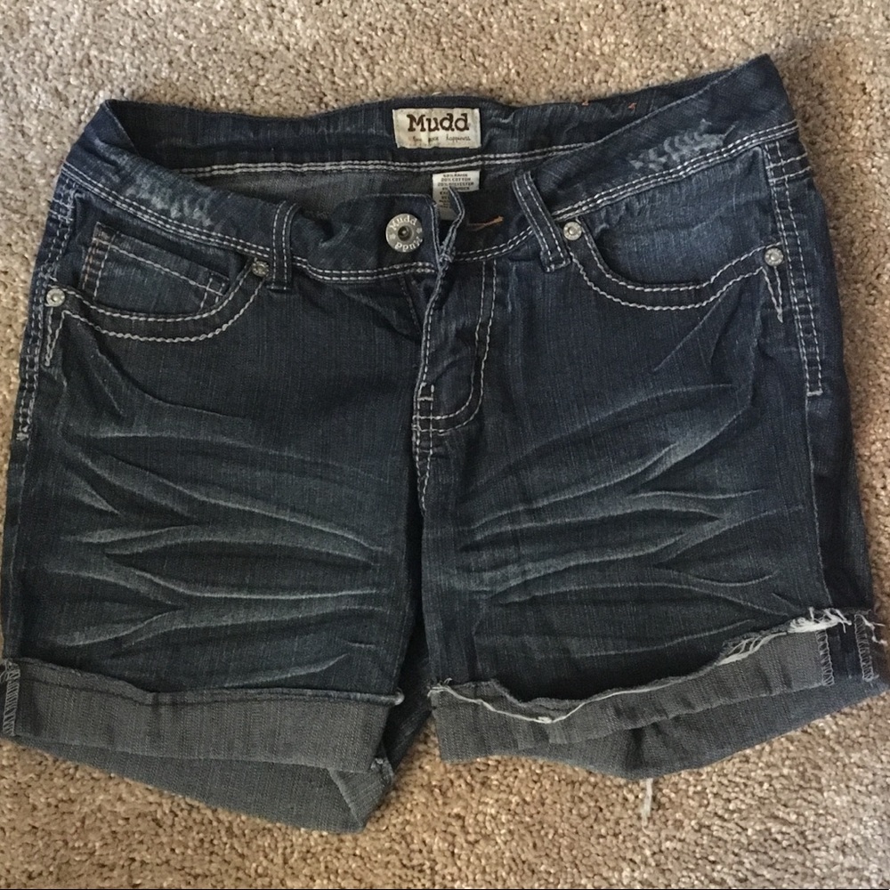 Never worn size 7 jean shorts